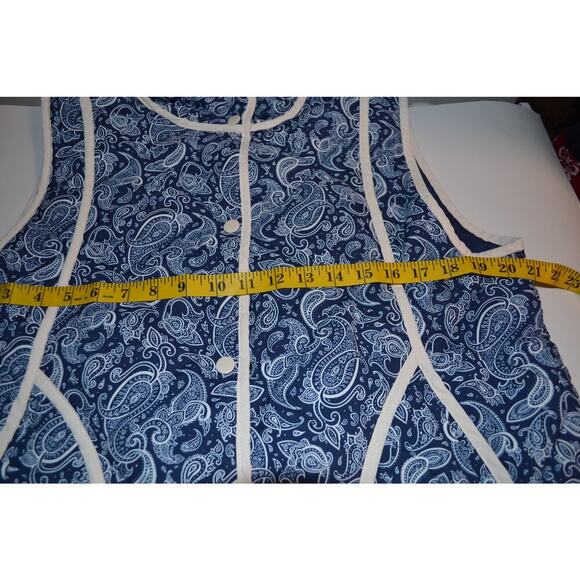Dokotoo Quilted Vest Blue and White Paisley Size Medium - Picture 5 of 7